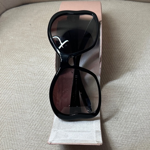 Prada Oversized Black Sunglasses - Picture 8 of 10
